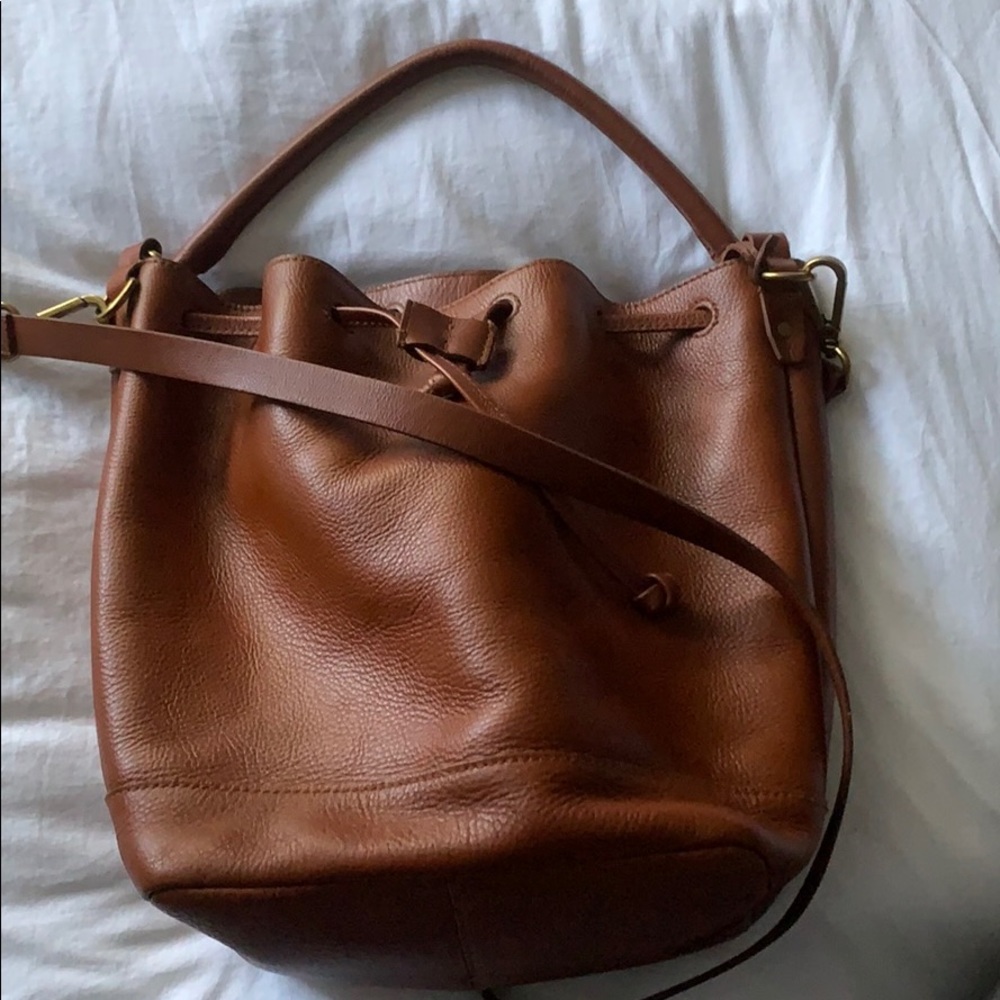 Made well bucket bag